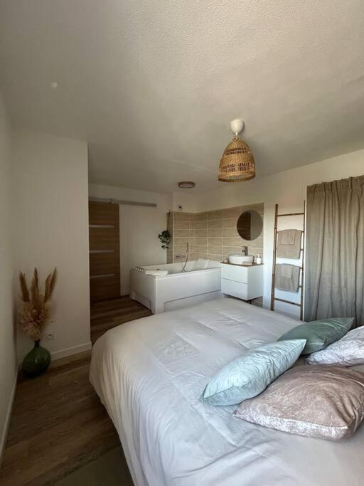 Romantique Room Muret Exterior photo